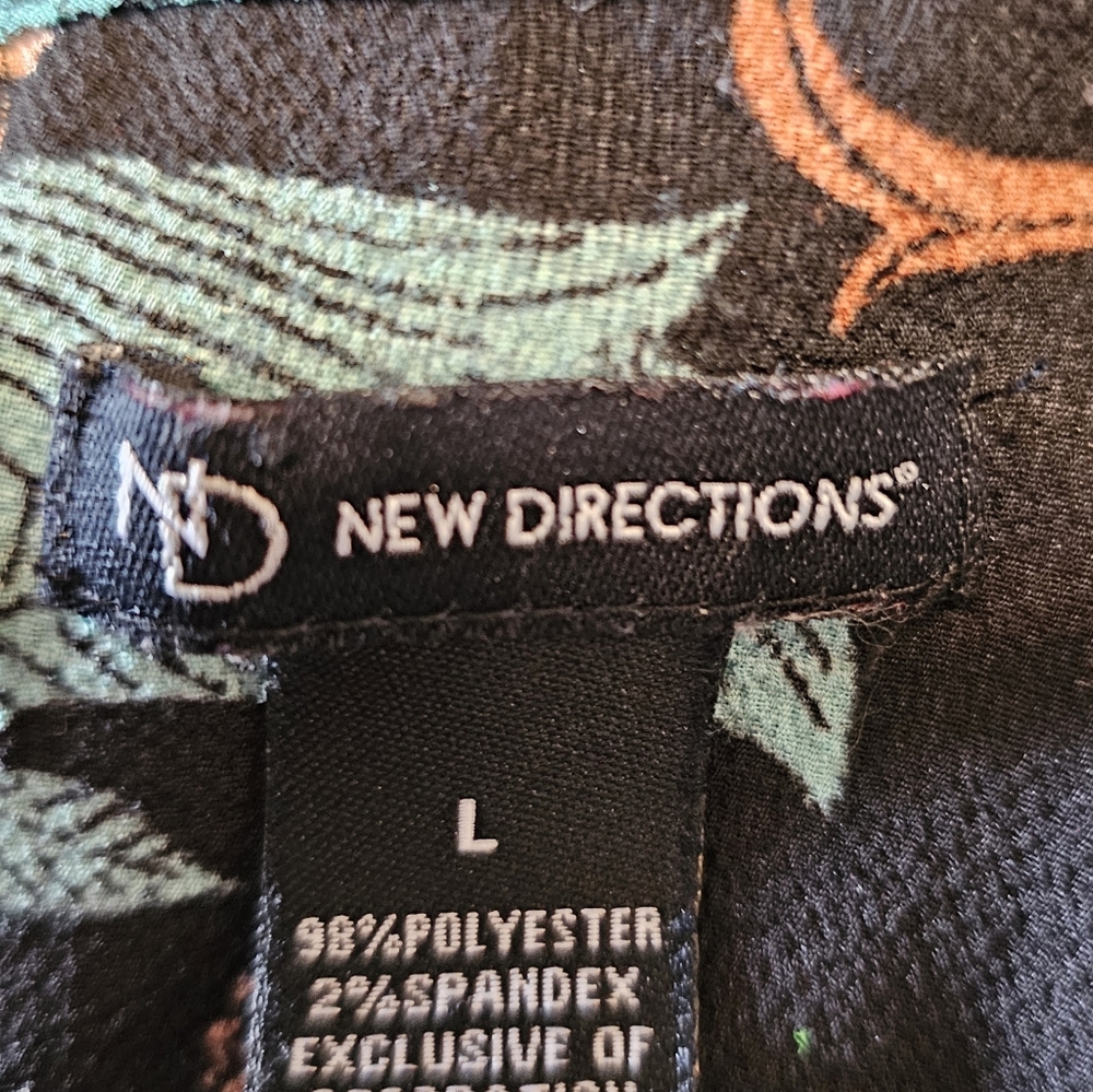 2/$20 New Directions L Floral Eyelet Top - Picture 2 of 7